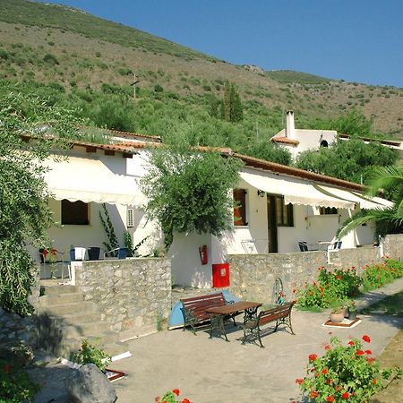 Kotronas Bay Bungalows Esterno foto